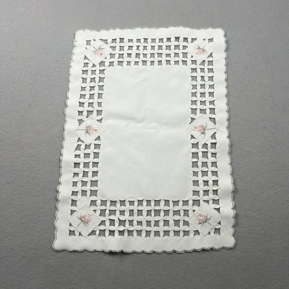 VTG Embroidered Rose Placemat Small Runner‎ White Pink Cottagecore Grandmacore